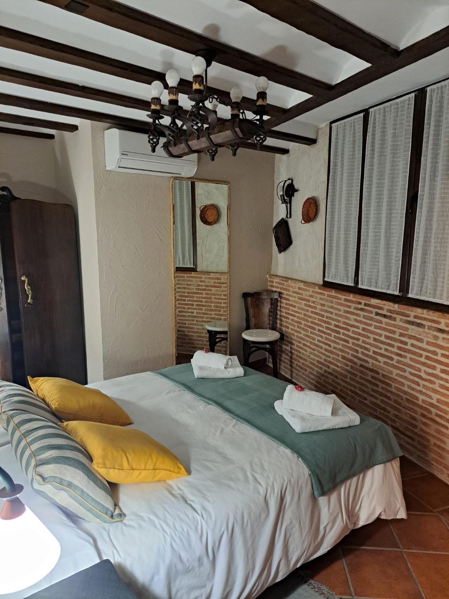 Casa Rural La Bodega, Ofrece Cata De Vino Gratis Horche Exterior foto