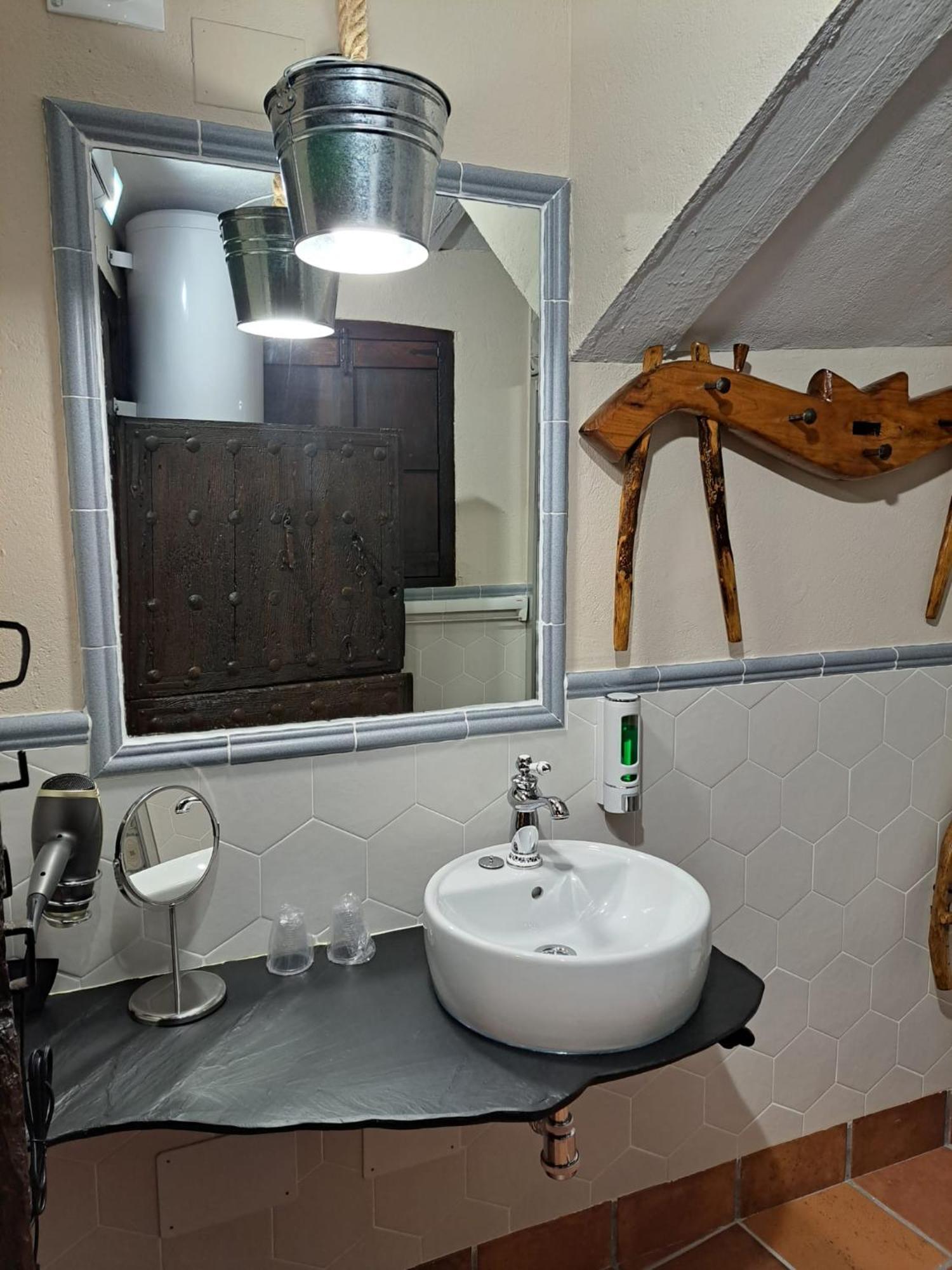 Casa Rural La Bodega, Ofrece Cata De Vino Gratis Horche Exterior foto