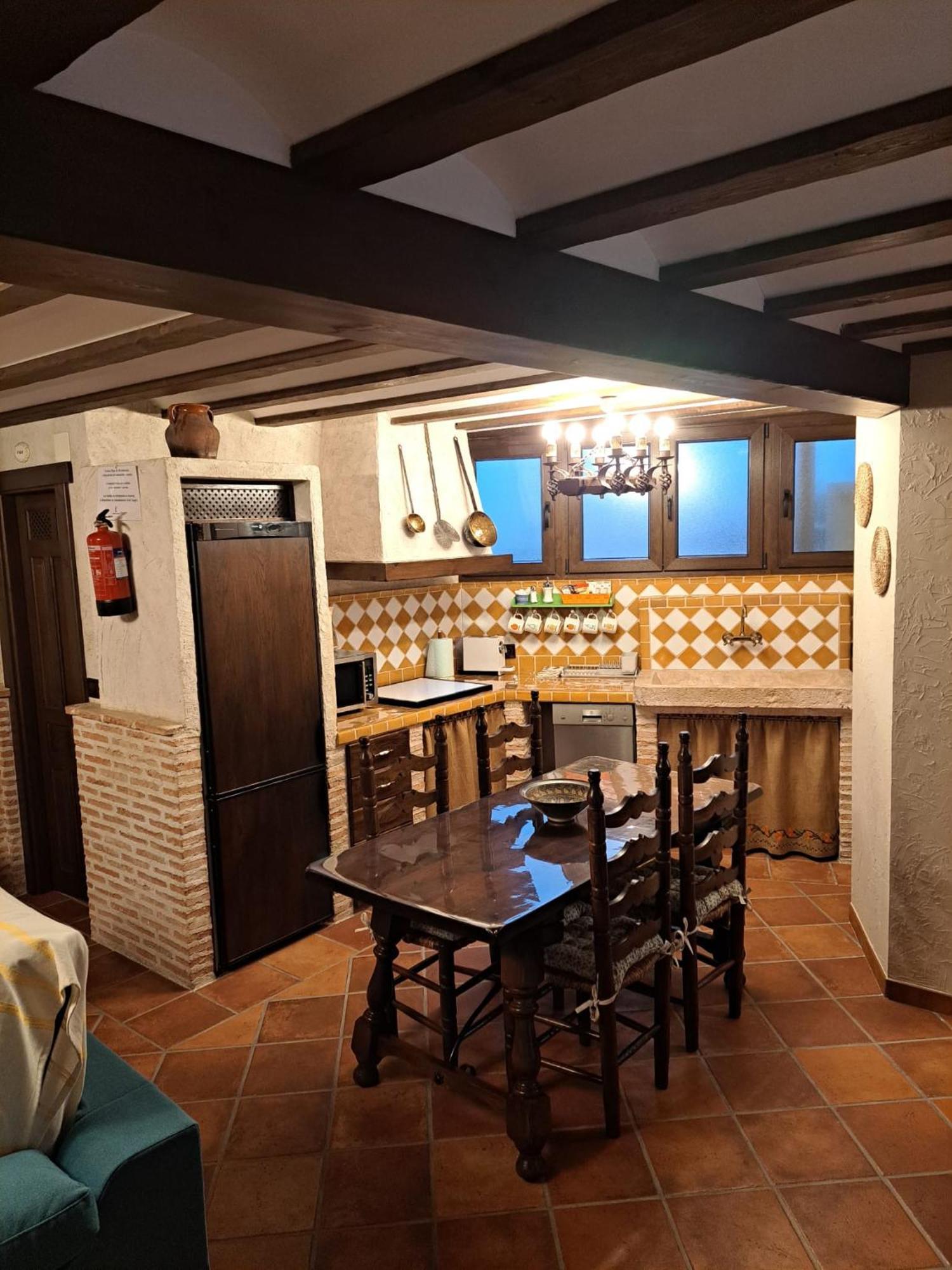 Casa Rural La Bodega, Ofrece Cata De Vino Gratis Horche Exterior foto